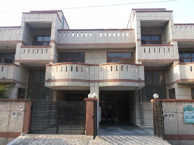 2 BHK Independent House in Sector 4 for rent Gurgaon. The reference number is 17778888