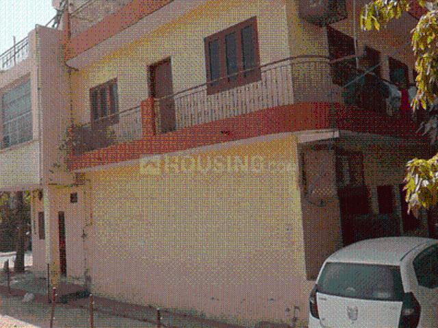 2 BHK Independent House in Sector 4 Rohini for resale New Delhi. The reference number is 15740455