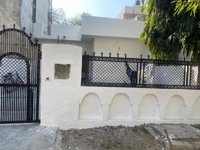 2 BHK Independent House in Sector Xu 2 for resale Greater Noida. The reference number is 18292209