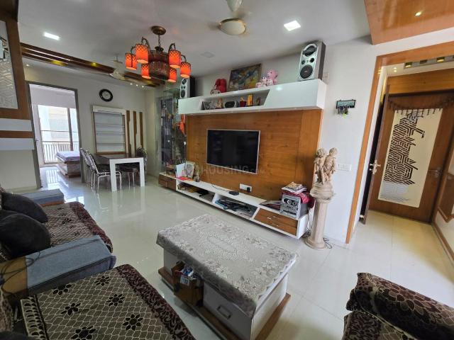 2 BHK Penthouse in Vaishno Devi Circle for rent Ahmedabad. The reference number is 20738540