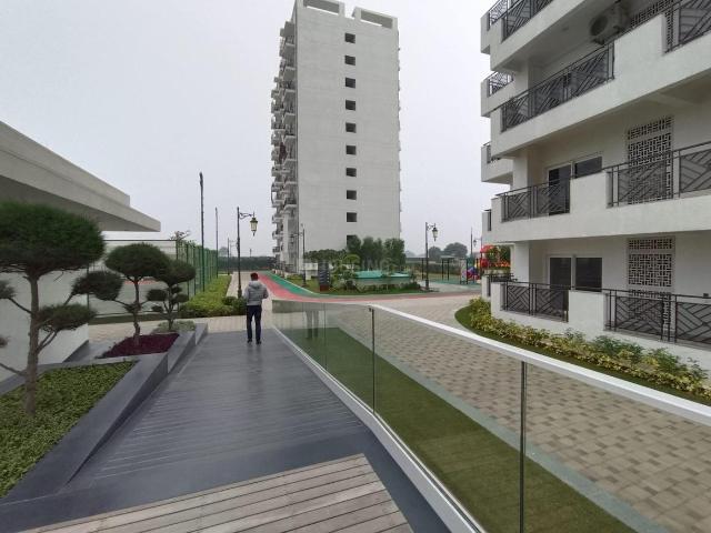 2 BHK Studio in Sector 33 for rent Sohna. The reference number is 18876748
