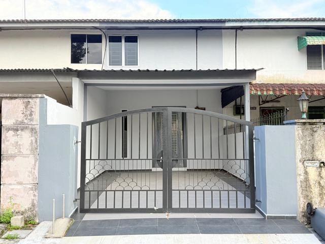 2 Bilik 2 Bilik Air Saleng Kulai Depan xde rumah