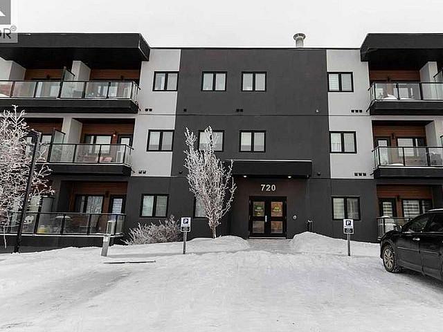 2 Br 2 Wr Condo With Heated Parking For Sale