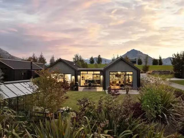 2 Caithness Court, JACKS POINT, Queenstown