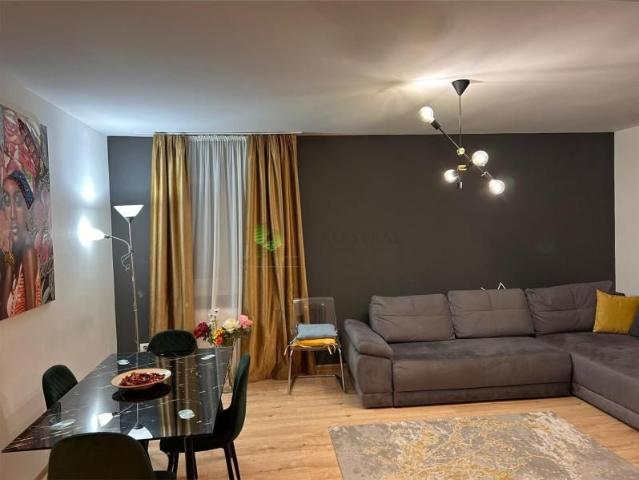2 camere Tractorul Coresi Lux 550 Euro