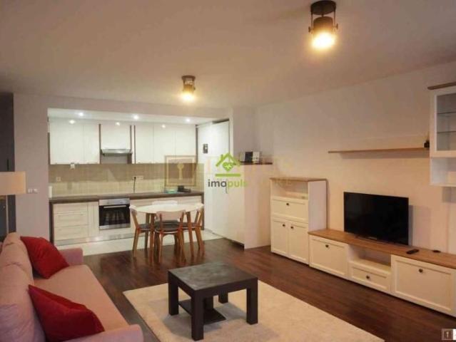 2 camere| Uranus Plaza| parcare in spatele blocului la discretie| balcon deschis
