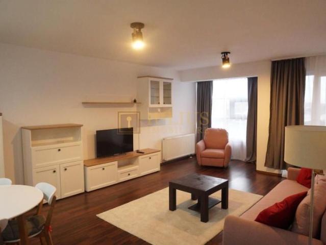 2 camere| Uranus Plaza| parcare in spatele blocului la discretie| balcon deschis