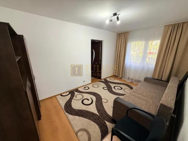 2 camere| vis a vis de Spitalul Judetean| centrala proprie|