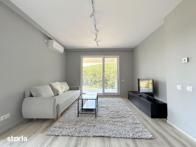 2 camere, amenajat modern, vedere spre Padurea Verde Adora Forest