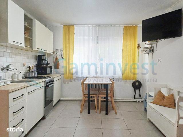 2 camere, apartament de vanzare Bihor judet, Decebal Dacia 8673 •