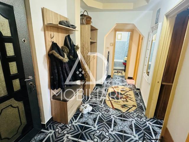 Apartament 2 camere de vânzare, Zona Colegiul Ecaterina Teodoroiu