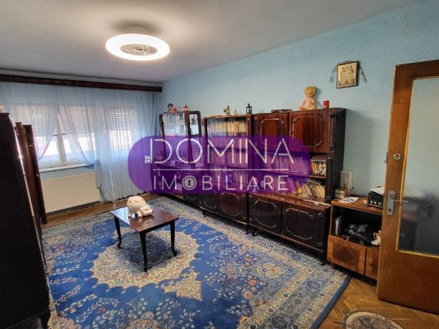 Apartament 2 camere + boxa, in Targu Jiu, cartier Traian