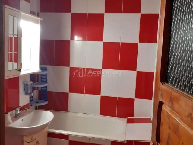 2 camere, apartament de vanzare Dolj judet, 1 Mai 9230 •