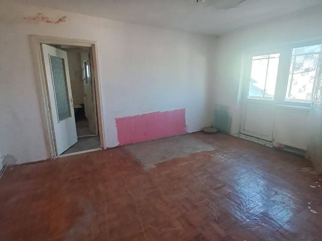 2 camere, apartament de vanzare Neamt judet, Roman 9216 •