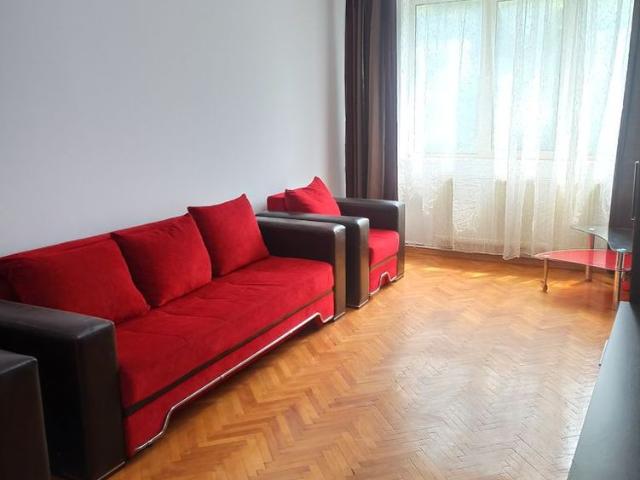 2 camere Calea Bucuresti, etaj 3, finisaje medii / mobilat /centrala