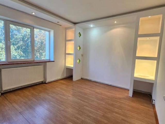 2 camere, decomandat, bulevardul Roman Mușat, mobilat, utilat