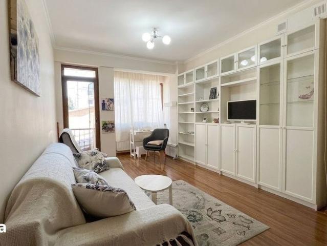 2 camere decomandat, Curte privata 52 mp, Centrala proprie, Metrou Lam