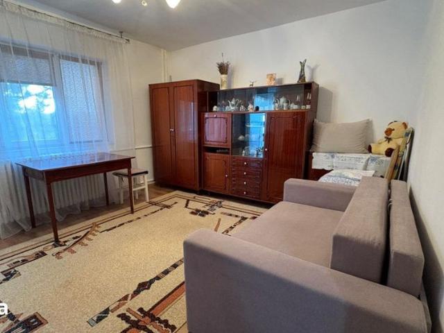 2 camere, decomandat, zona strazii Clabucet
