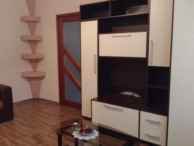 2 camere, decomandat, 54 mp, de inchiriat apartament in zona Precista, Cod 162573