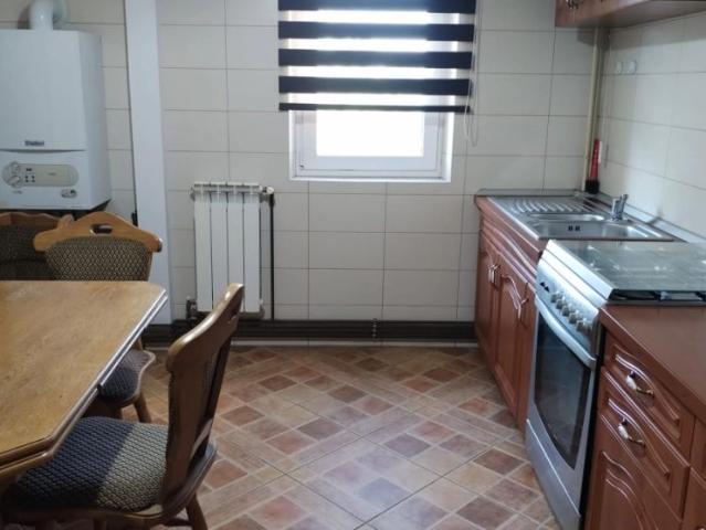 2 camere, decomandat, 50 mp, de inchiriat apartament in zona Centru, Bld. Independentei UMF, Cod 163158