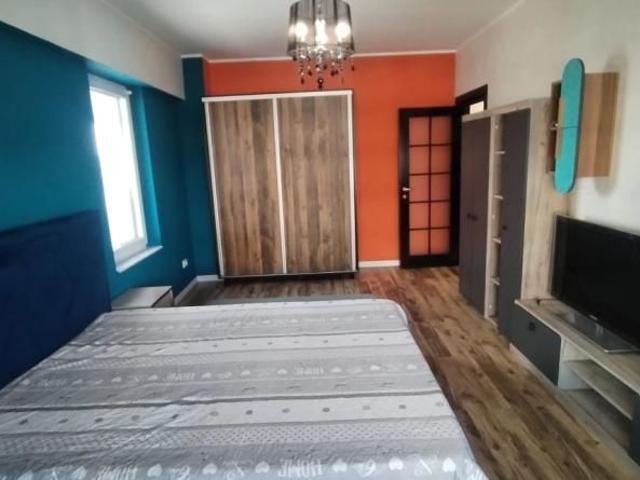 2 camere, decomandat, 60 mp, de inchiriat apartament in zona Copou, Royal Town, Cod 162138