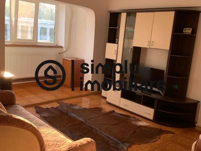 2 camere, etaj 1, centrala, cofetaria Parc 400 Euro