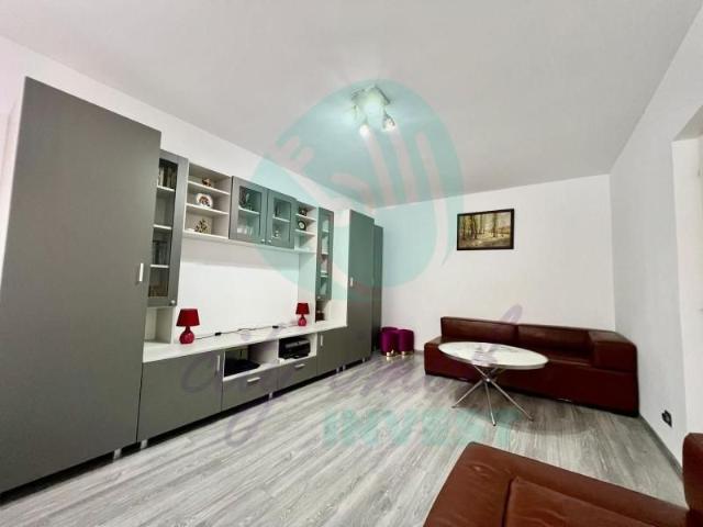 2 Camere intre Gorjului si Pacii Primul chirias Bloc anvelopat