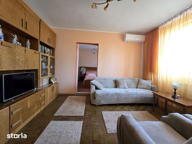 2 camere, Micro 19, zona Parma, etaj 1
