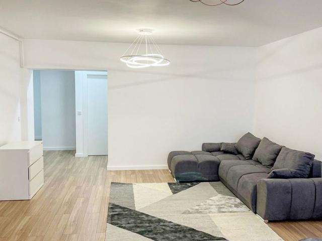 2 CAMERE| PIPERA| IVORY | ROND OMV | NORD | MOBILAT LUX
