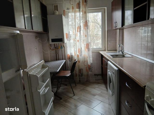 2 camere podu ros 50 mp mobilat si utilat complet renovat 350 euro