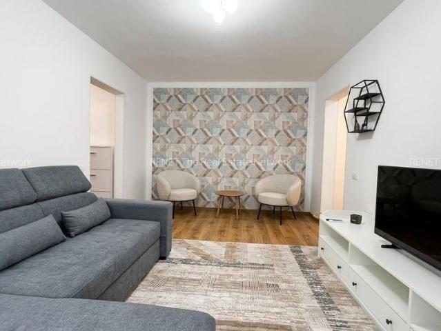 2 camere,Prima inchiriere si renovat,etaj 5/10,1 minut de Metrou si Parc Baziles