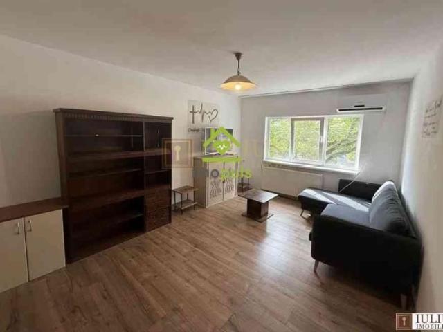 2 camere| Soarelui| centrala proprie| apartament spatios| renovat|