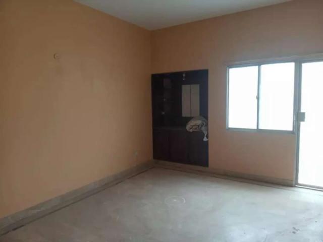 2 cans falor. Mehamoodabad. No. 5 Karachi Mehmoodabad ID 24437