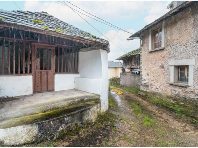 2 CASAS CON FINCA EN VALDÉS