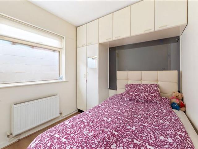 2 Castle Court, Whitehall Road, Churchtown, Dublin 14 DNG Terenure 4854 MyHome. Ie Residential