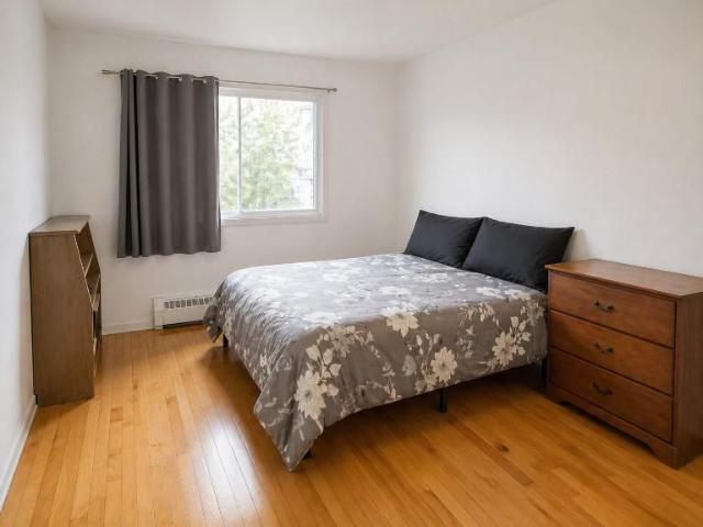 2 CH 1 SDB Montréal $1,400 /mo