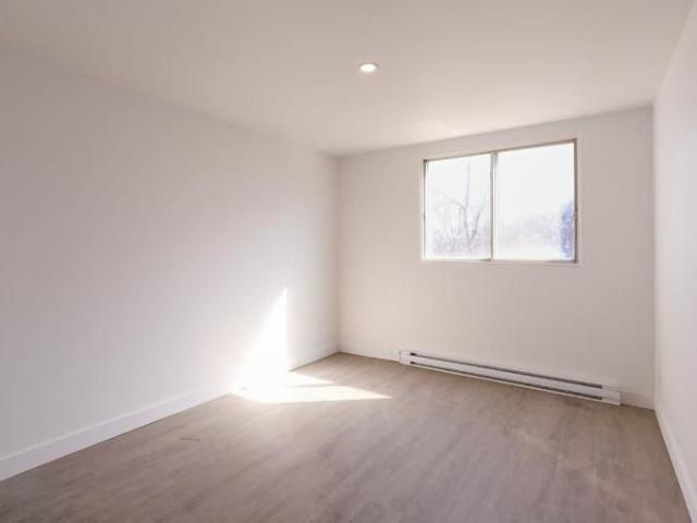 2 CH 1 SDB Montréal $1,949 /mo