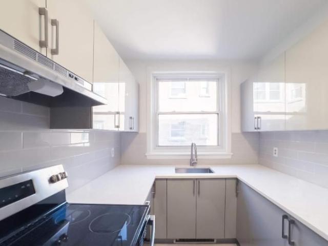 2 CH 1 SDB Montréal $2,075 /mo