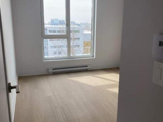 2 CH 1 SDB Montreal $2,100 /mo