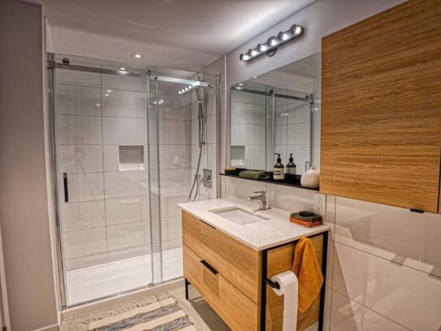 2 CH 1 SDB Montreal $2,200 /mo