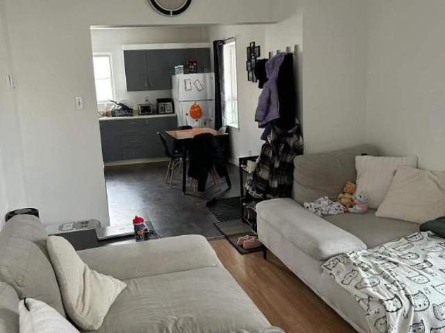 2 CH 1 SDB Windsor $975 /mo