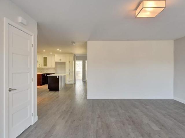 2 CH 2 SDB Sherbrooke $1,450 /mo