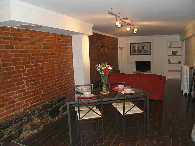 2 chambres meublé tout inclus 5mn à pied métro Sherbrooke 1850$