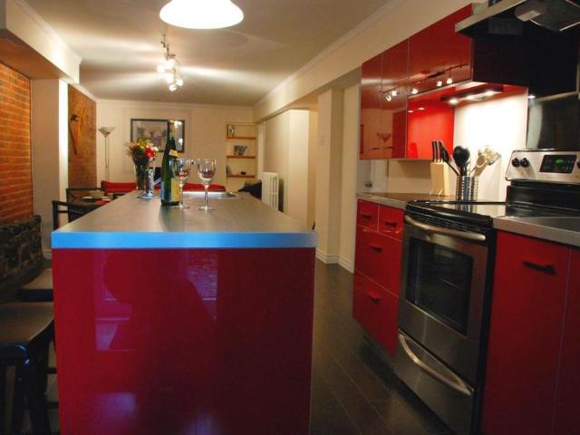 2 chambres meublé tout inclus 5mn à pied métro Sherbrooke 1850$