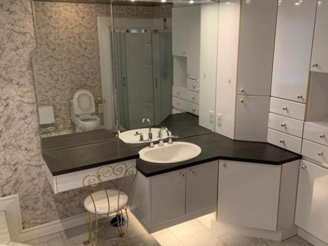 2 chambres à coucher 1 salle de bain