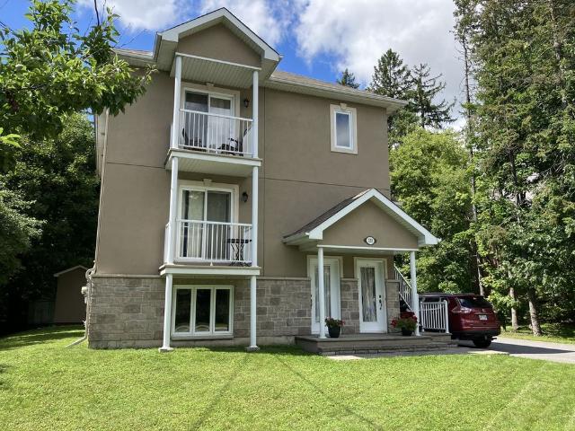 2 Chambres à Louer, Style Condo