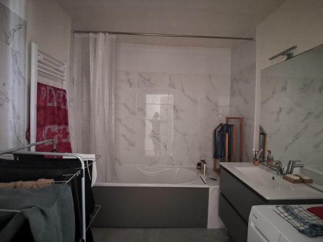 2 chambres_RER C _APL & bail individuel