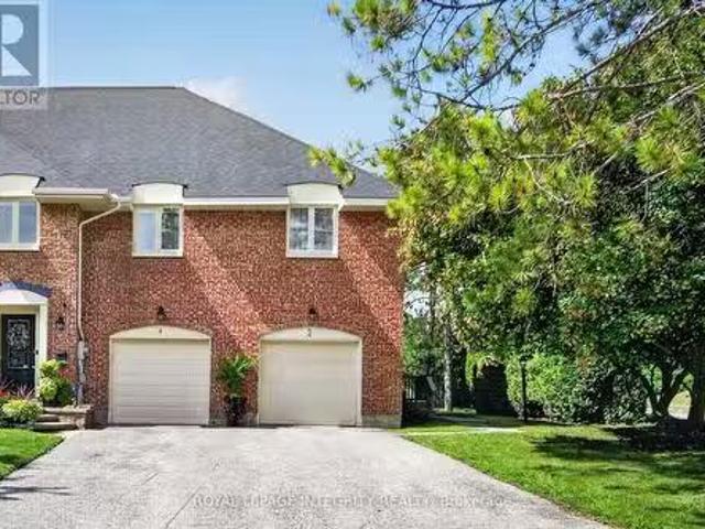 2 Coady Way, Ottawa, ON, K2K 2B4 townhouse for sale Listing.