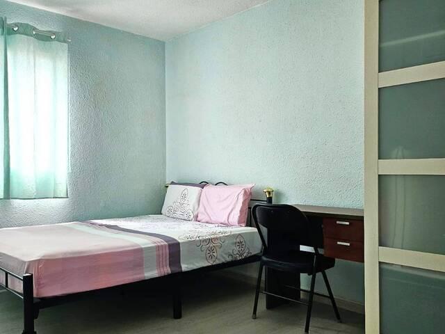 2 Common Rooms for rent at 423 Bukit Batok West Avenue 2