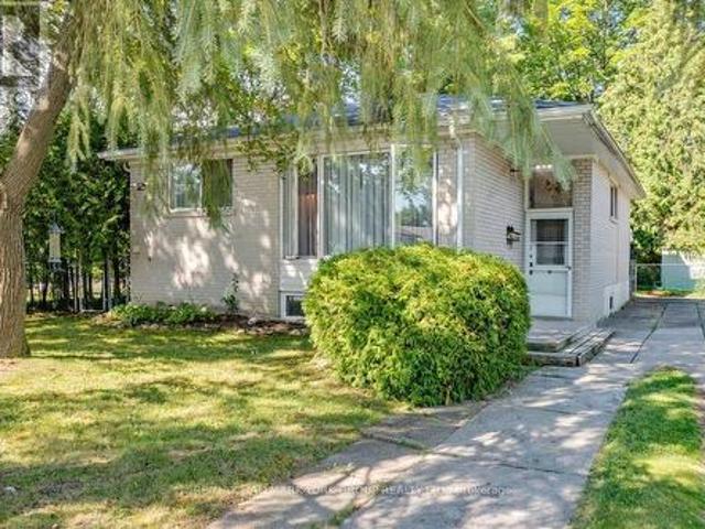 2 Corbett Crescent, Aurora, ON, L4G 2G1 house for sale | Listing ID N13567 | Royal LePage